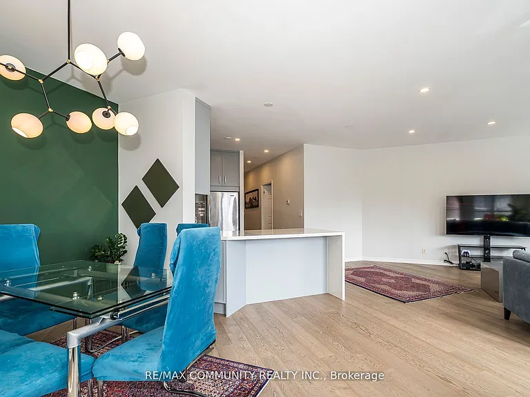 980 Yonge St #513 — Photo 15
