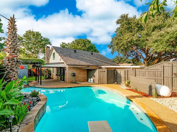 814 Mockingbird Cir, Lewisville, TX 75067