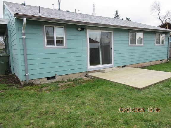 3rd image of 3205 Kathleen Ave NE