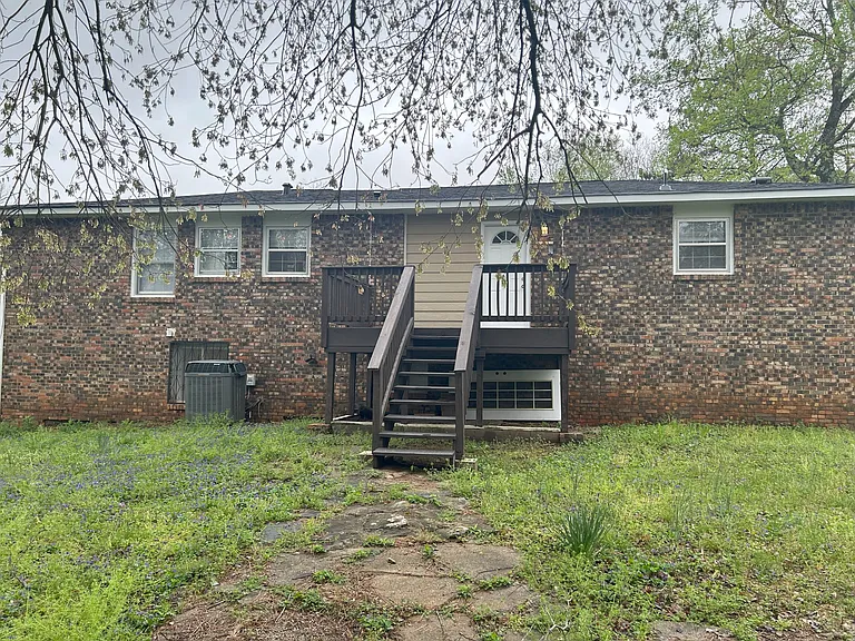 2620 Thornhill Rd NW — Photo 14