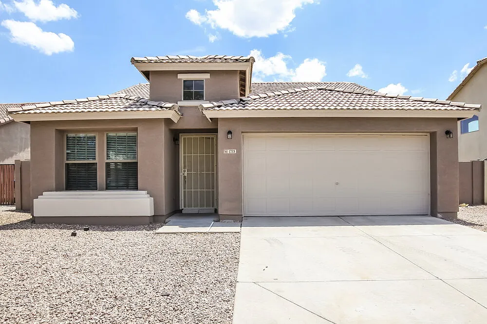 4 bed, 2.0 bath, 1900 sqft, $2,610 — Photo 1