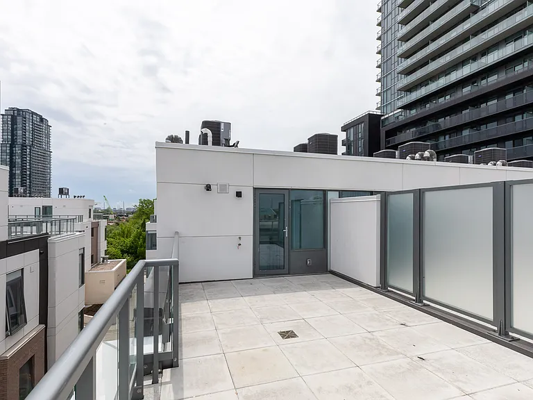 7895 Jane St #Townhouse B-7 — Photo 26