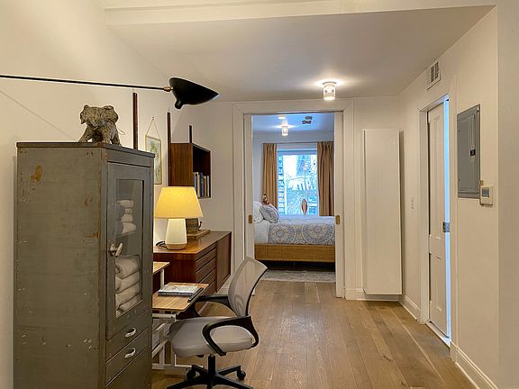 4th image of 22 W 123rd St