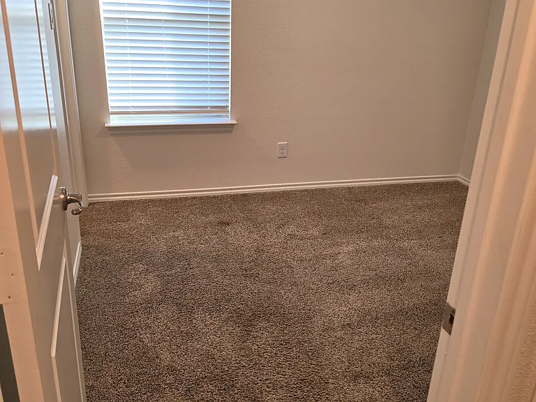3102 Pembrooke Dr — Photo 5