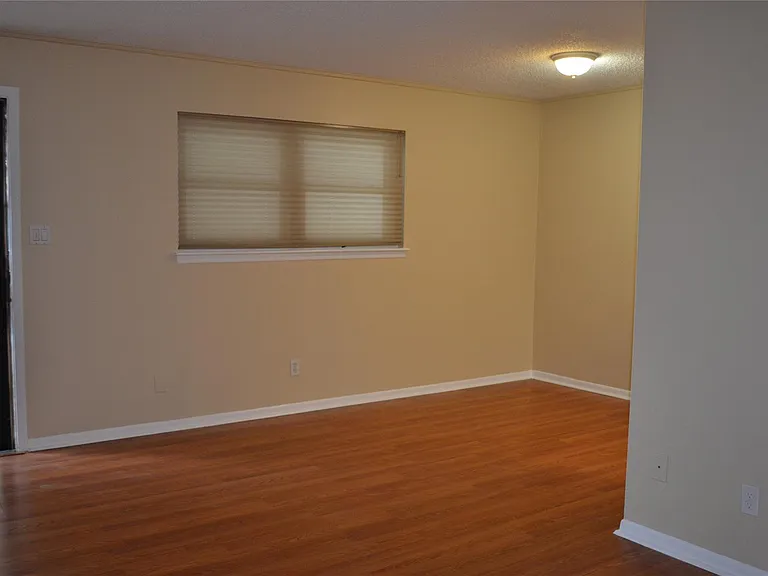 1710 Brun St #10 — Photo 9