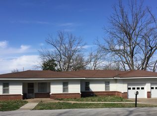 531 W Melbourne Rd, Springfield, MO 65810