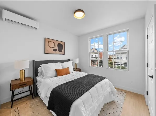 336a Danforth Avenue image 16 of 27