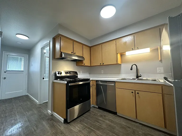 Bel-Air Apartments 8-Unit — Photo 5