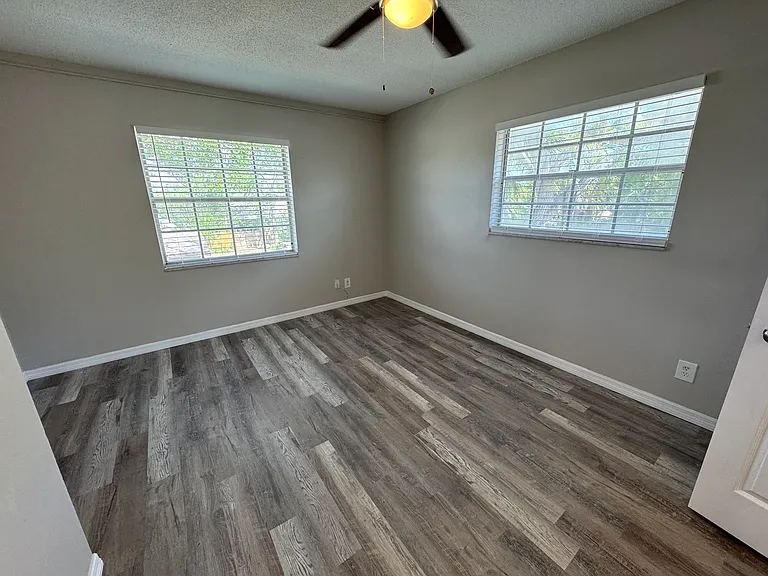 330 45th Ave S #7 — Photo 8