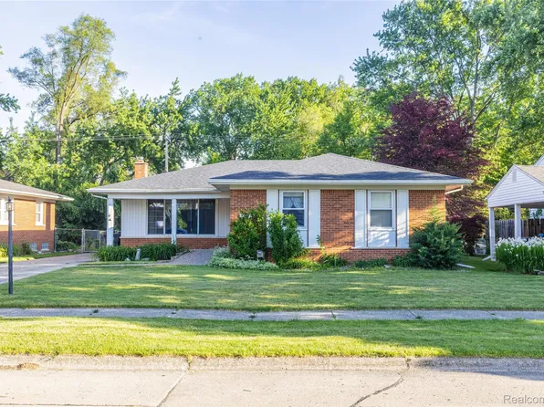29447 Ravine Dr, Livonia, MI 48152
