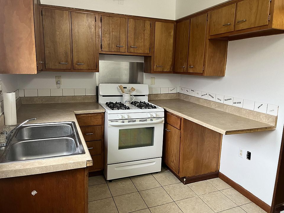 1st image of 635 E 24th St
