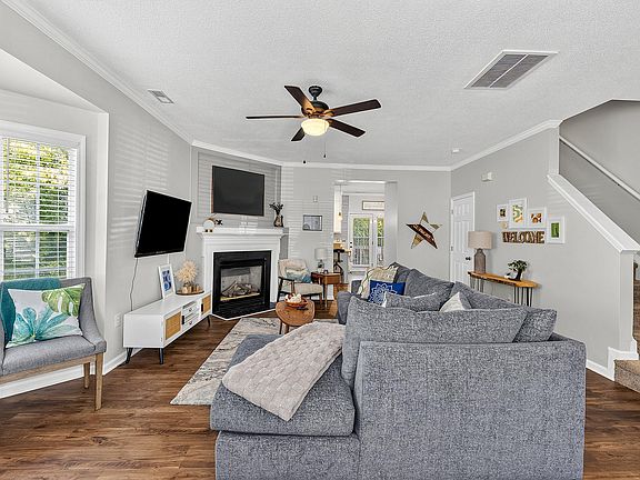 5th image of 2917 Gross Ave
