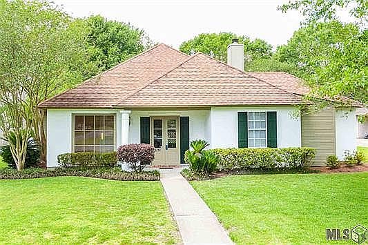 Corner lot in Riverbend