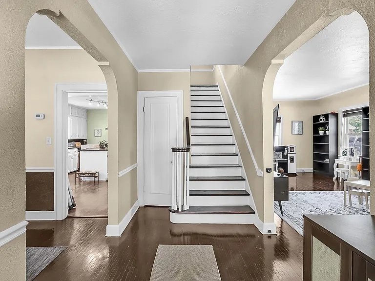 3159 Wendover Dr — Photo 4