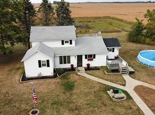 1318 Hoyle Rd, Dixon, IL 61021