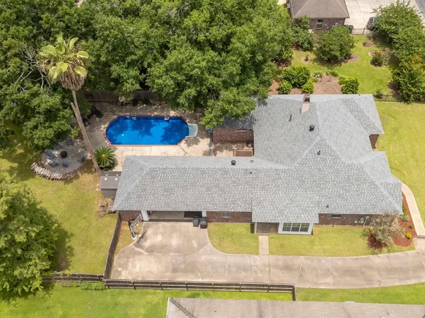 6214 Riverine Dr, Baton Rouge, LA 70820