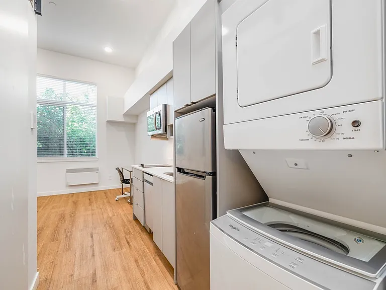 5637 University Way NE — Photo 13