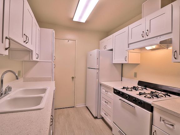 5th image of 1505 De Rose Way #133