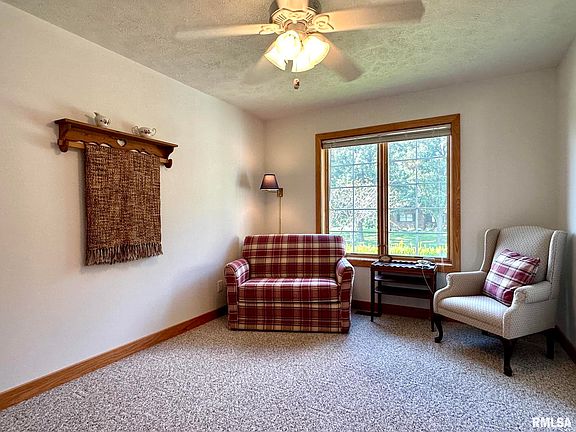 4th image of 617 Minor Dr