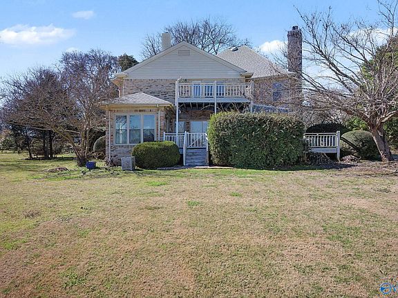 5th image of 104 Betts Spring Dr SW