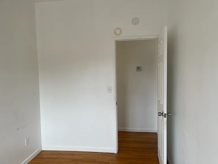 991 Suiter St #B — Photo 6
