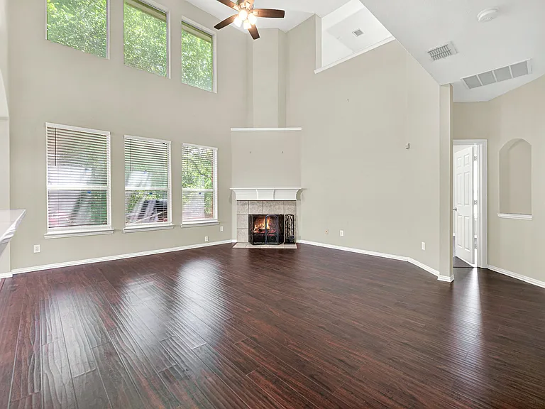 4450 Sharpsburg Dr — Photo 8