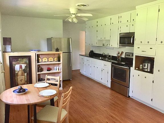 5th image of 908 Flomich St