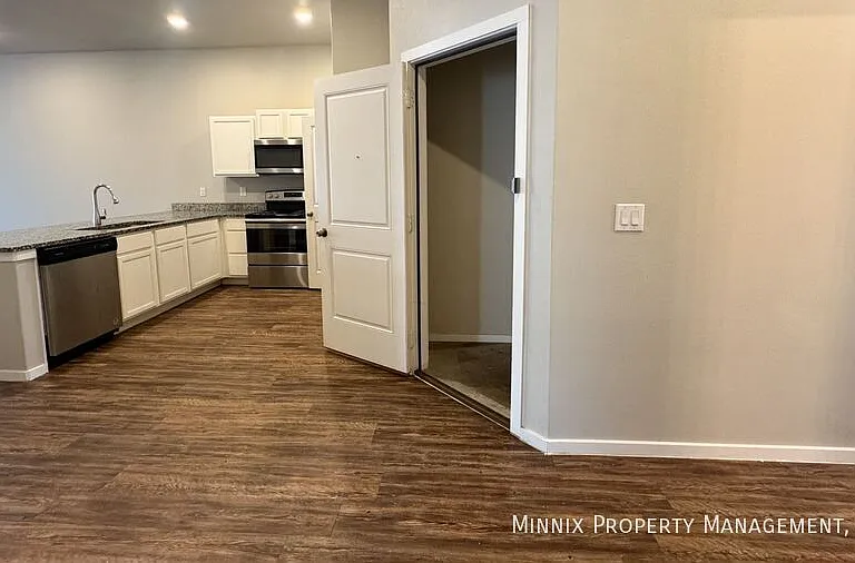 2120 N Jayton Ave #A — Photo 6