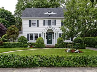 146 Wellington Rd, Garden City, NY 11530