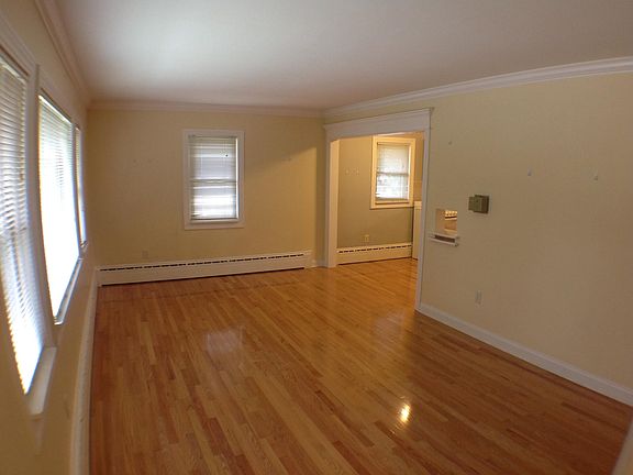 2nd image of 440 Crescent St NE #1