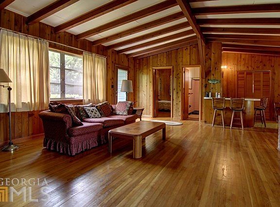 Feels Like a Mountain Cabin. So Unique!