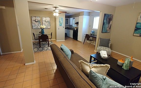 3rd image of 3846 Crossette Dr