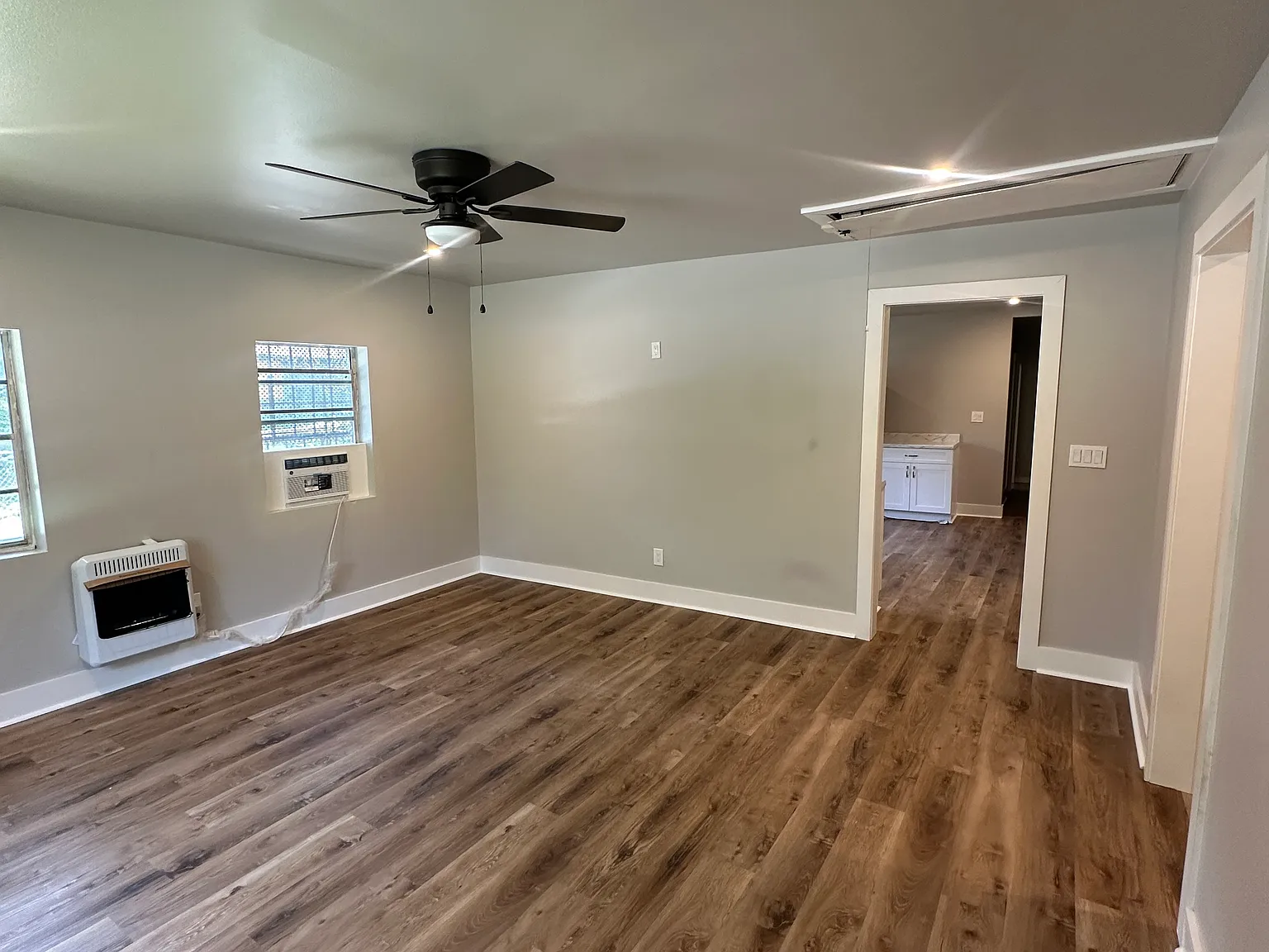 2 bed, 1.5 bath, $1,099 — Photo 3