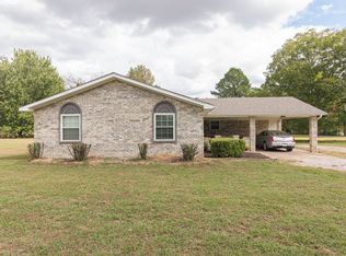 1206 N River Rd, Lavaca, AR 72941