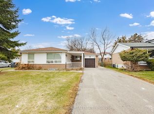 11 Beechwood Cres, Brampton, ON L6T 1X9