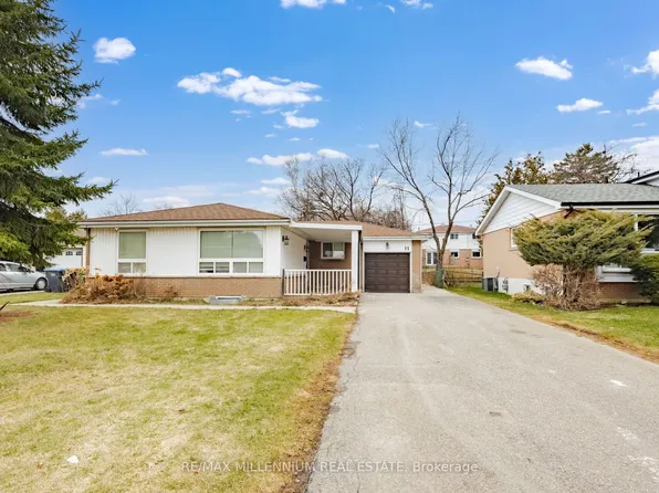 11 Beechwood Cres, Brampton, ON L6T 1X9