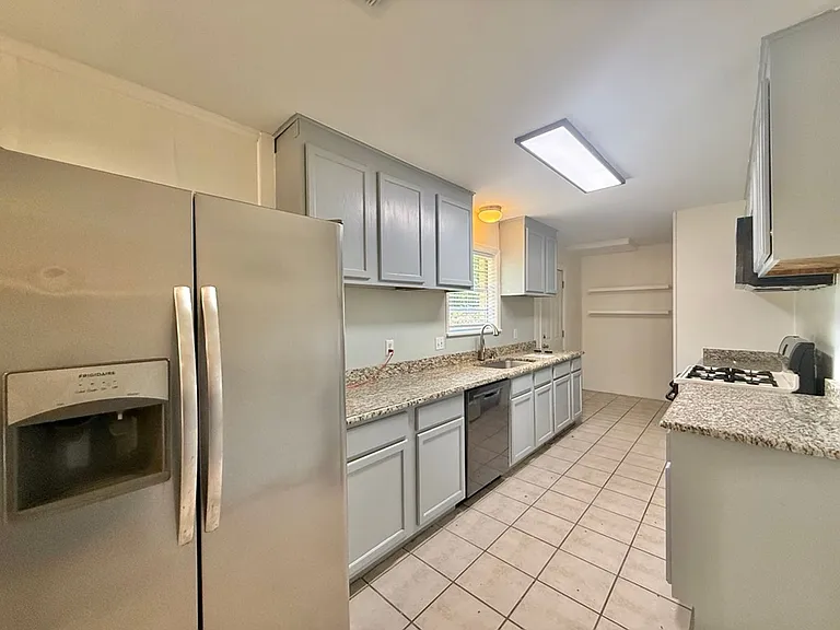 7618 Brookhollow Dr — Photo 8