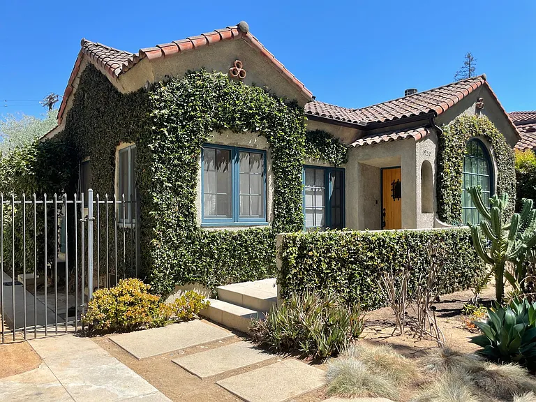 1950 Midvale Ave — Photo 1