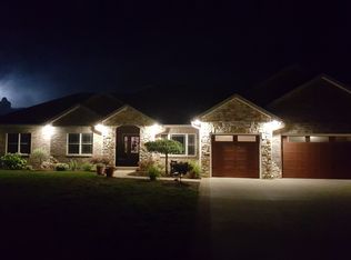 1383 Annandale Rd, New Berlin, IL 62670