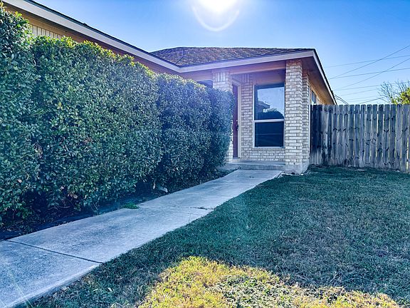 2nd image of 105 Long Ln