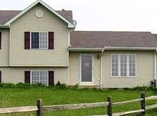 12951 Holverson Rd, Durand, IL 61024