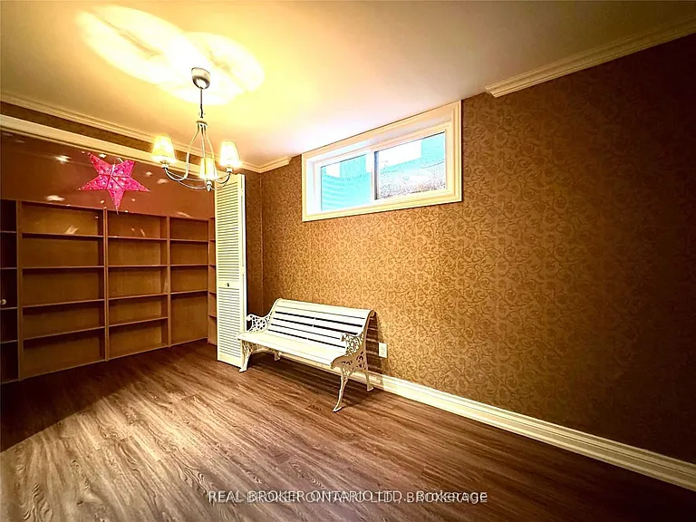 2524 King Richards Pl — Photo 25