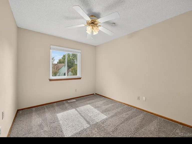 250 Cypress Ln — Photo 14
