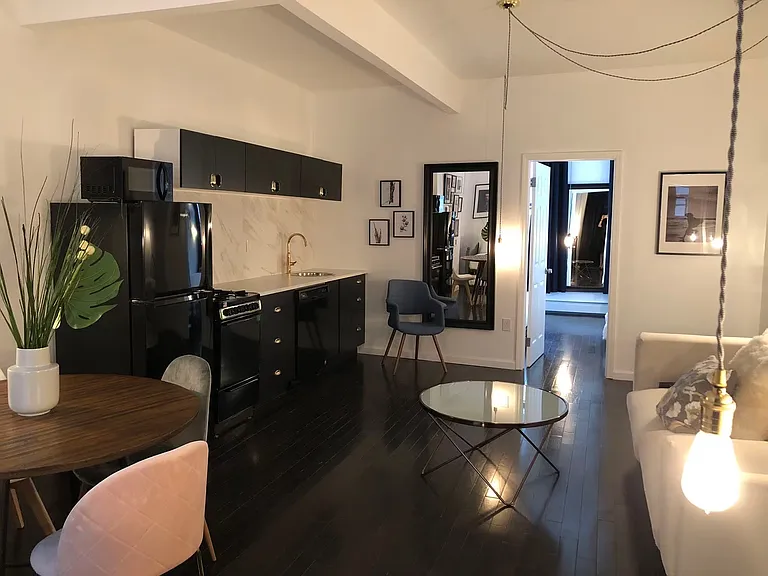 52 W 28th St #1 — Photo 4