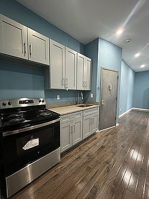 2nd image of 503 W 47th St APT 2FE