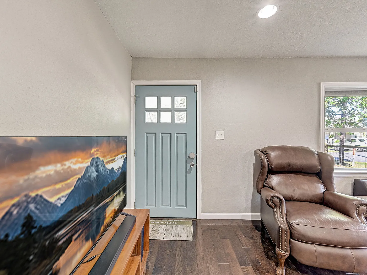 3 bed, 1640 sqft, $2,300 — Photo 3