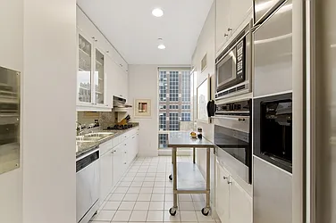 Rented by Nest Seekers International