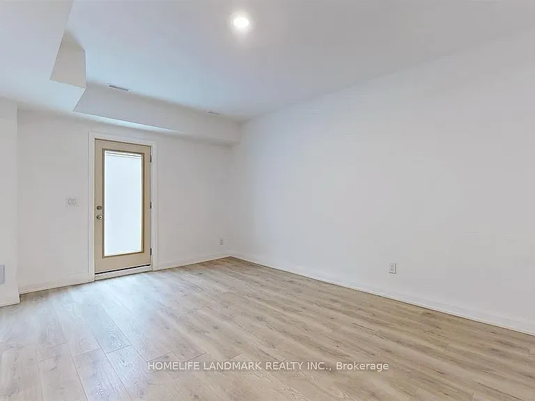 35 Persica St #LOWER — Photo 9