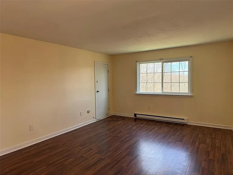 511 Fox Run Ln — Photo 8