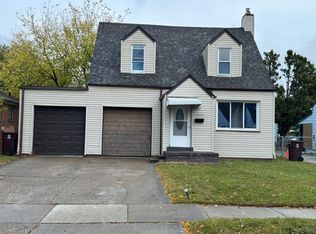 7517 Sterling St, Center Line, MI 48015